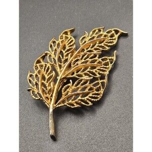 Vintage Gerry's Goldtone Filigree Leaf Brooch Pin